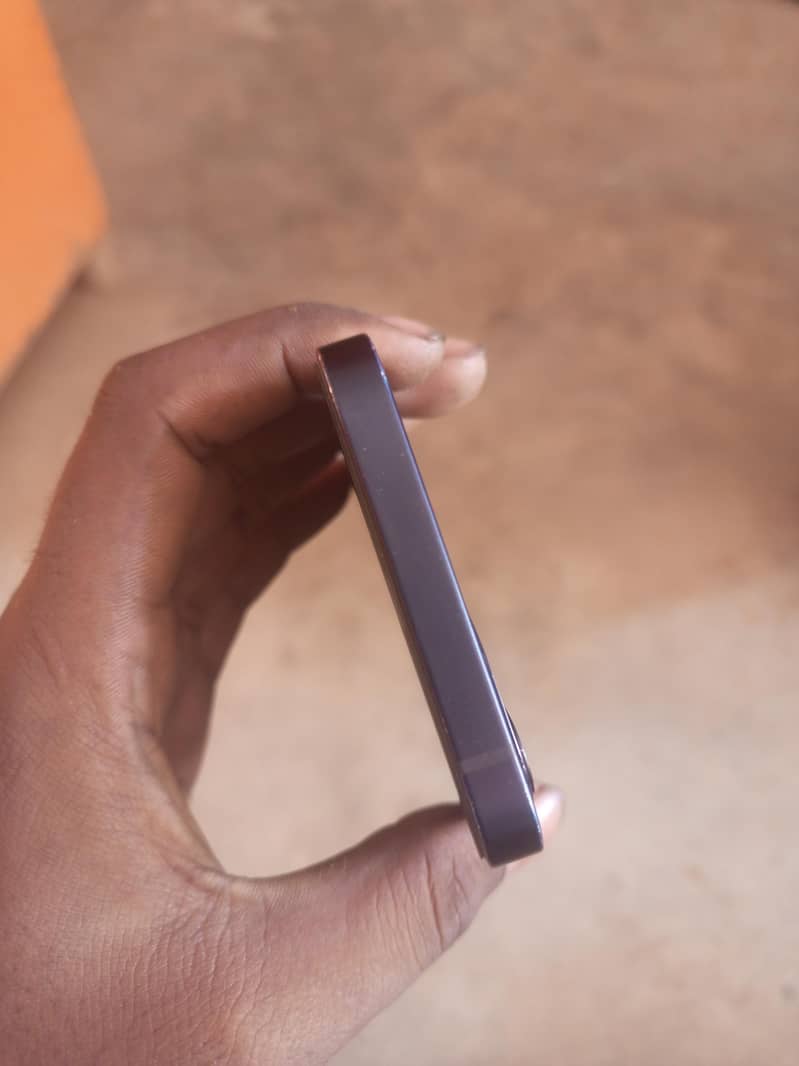 Apple iPhone 12 5