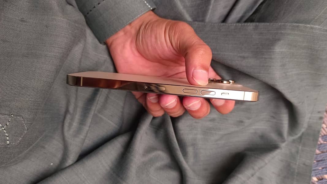 Apple iPhone 14 Pro Max 5