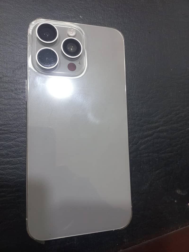 Apple iPhone 15 Pro Max 0
