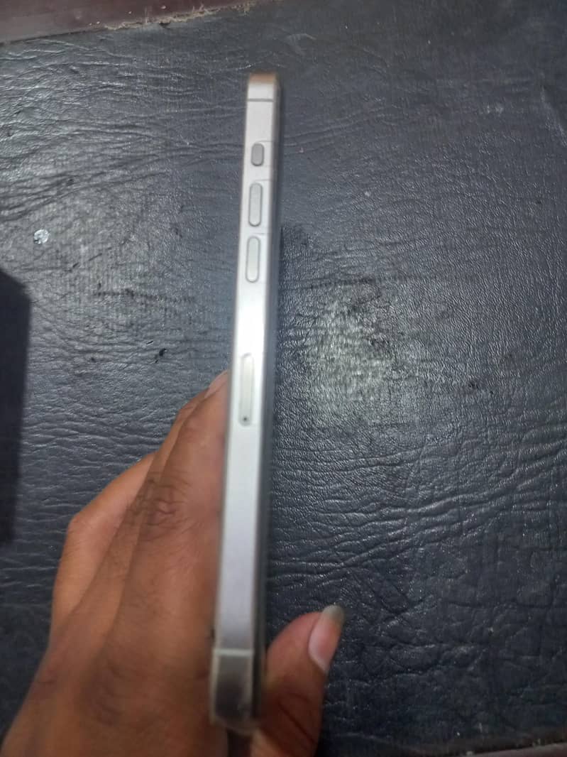 Apple iPhone 15 Pro Max 1