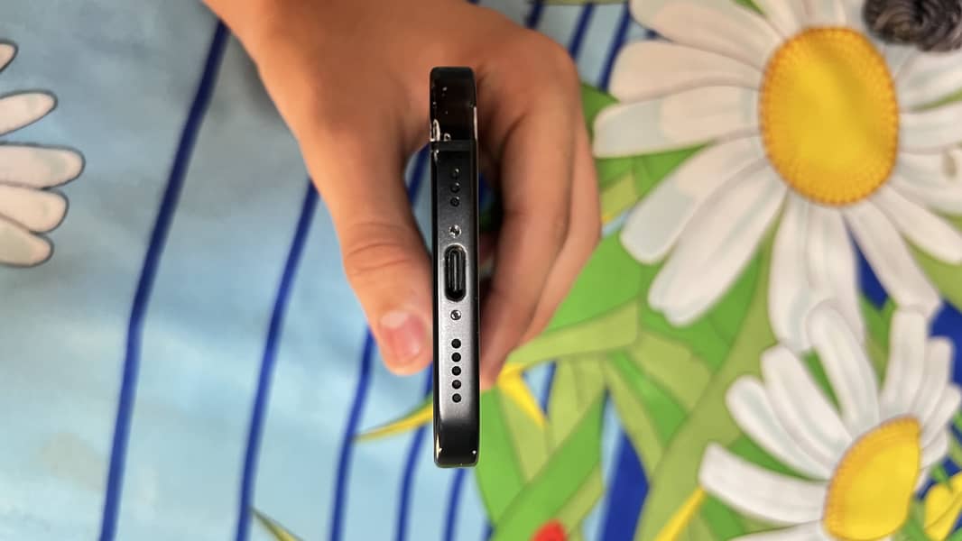 Apple iPhone 15 7