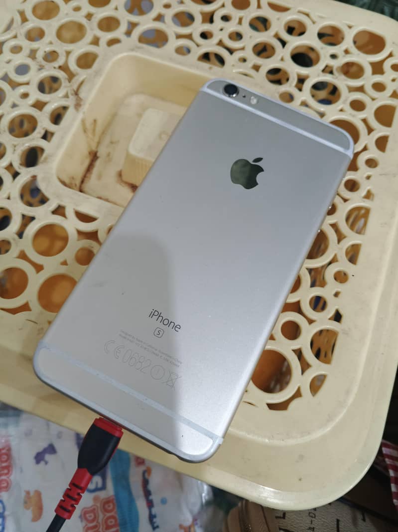 Apple iPhone 6S Plus 0