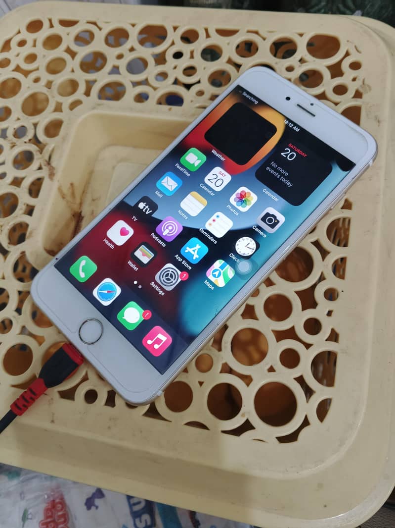 Apple iPhone 6S Plus 1