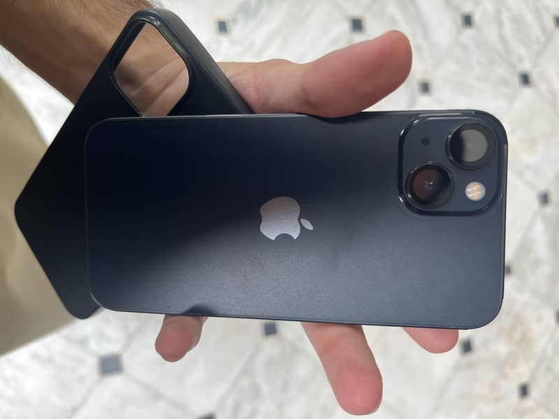 Apple iPhone 13 0