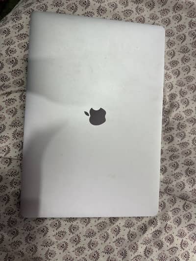 For sale Mac book pro in excellent condition