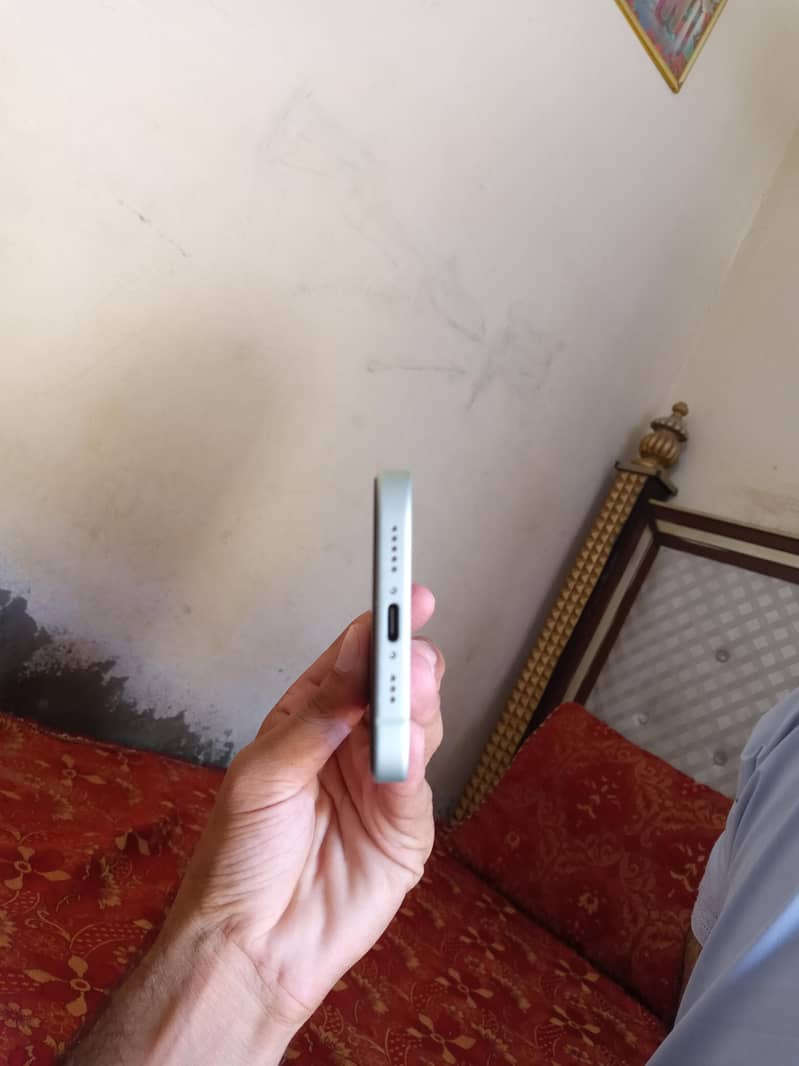 Apple iPhone 15 2