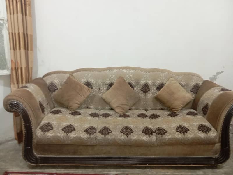 7 seater sofa set available 4