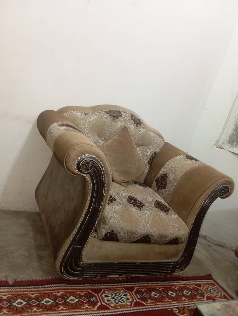 7 seater sofa set available 6