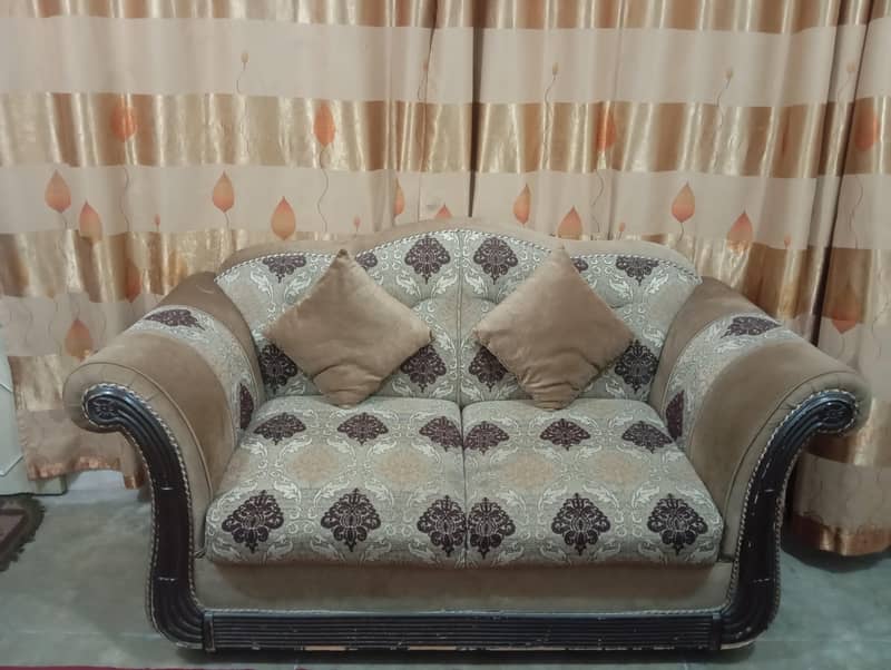 7 seater sofa set available 9