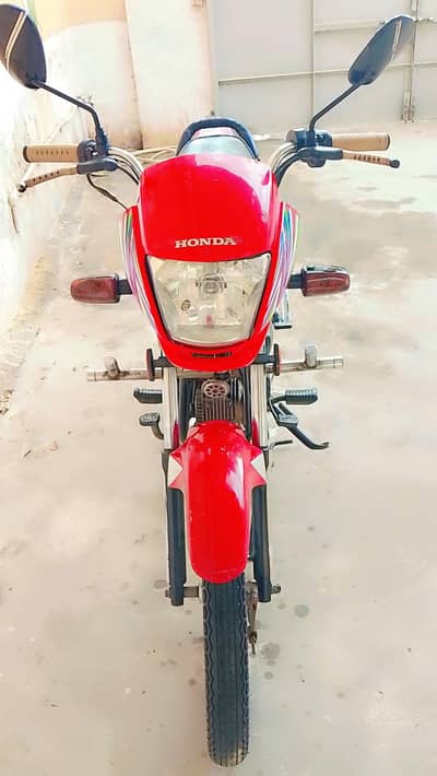 Honda pridor sell . what'sapp on 03078388402