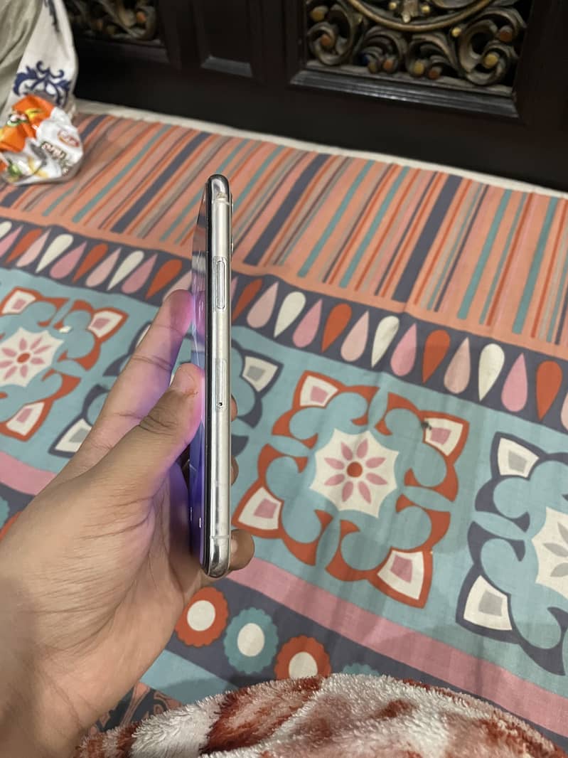 iPhone 11 Pro 1