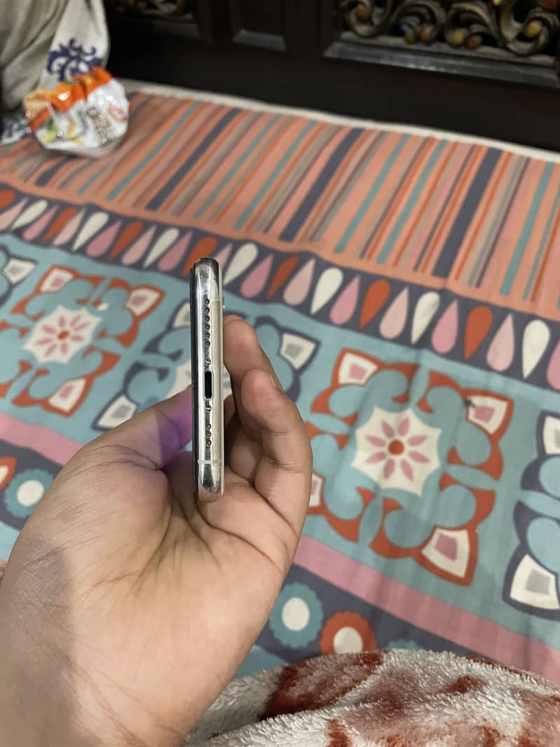 iPhone 11 Pro 3