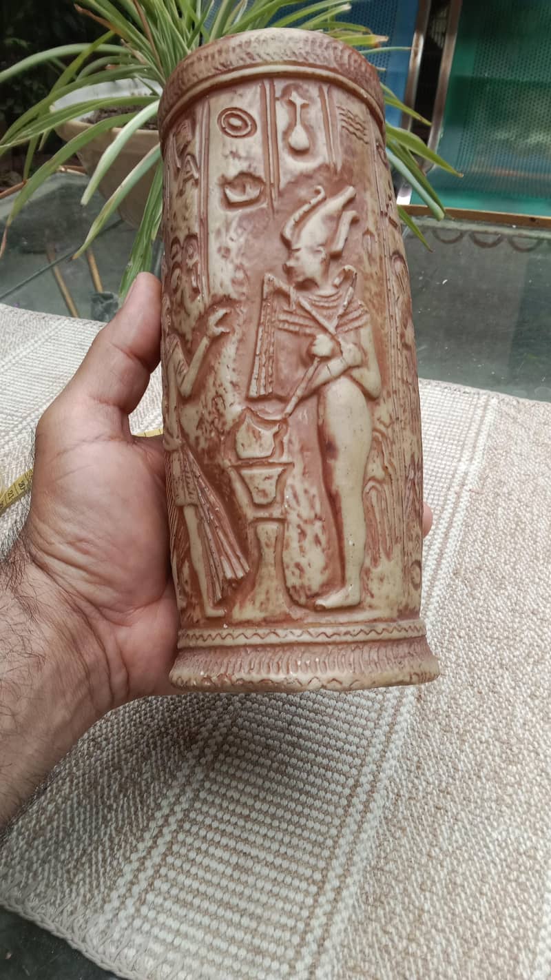 uk vase 0