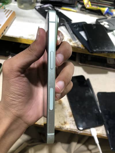 Apple iPhone 15