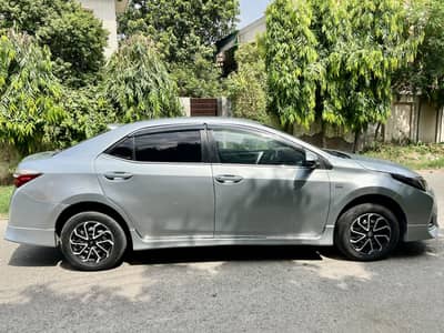 Toyota Corolla GLI AUTOMATIC 2015 Model Family Used Urgent Sale