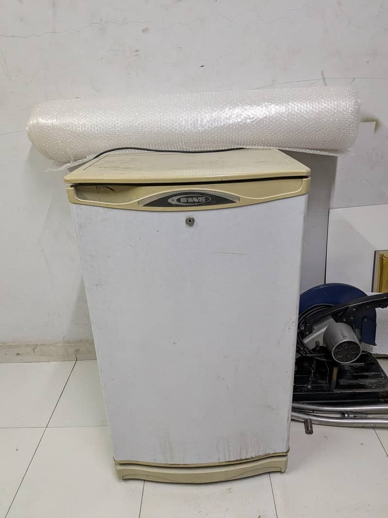 Waves fridge 0