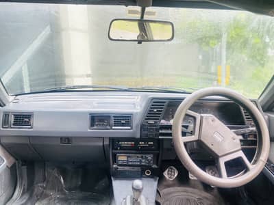 Nissan Sunny 1987