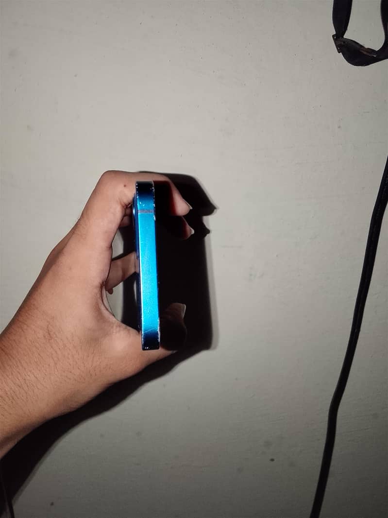 Apple iPhone 12 2