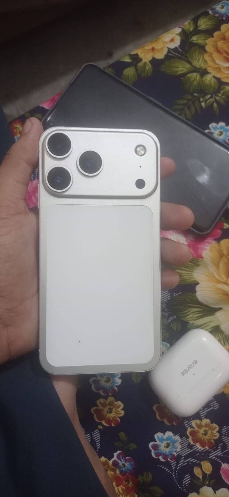 Apple iPhone 11 0
