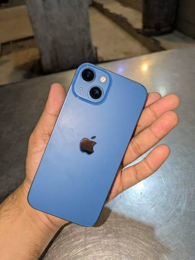 Apple iPhone 13