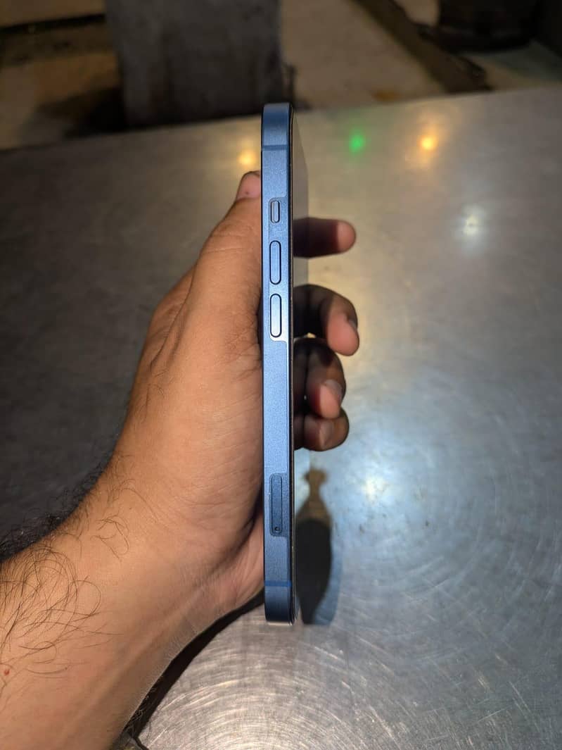 Apple iPhone 13 3