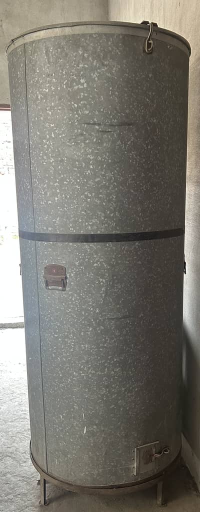 Wheat/rice storage container, parola