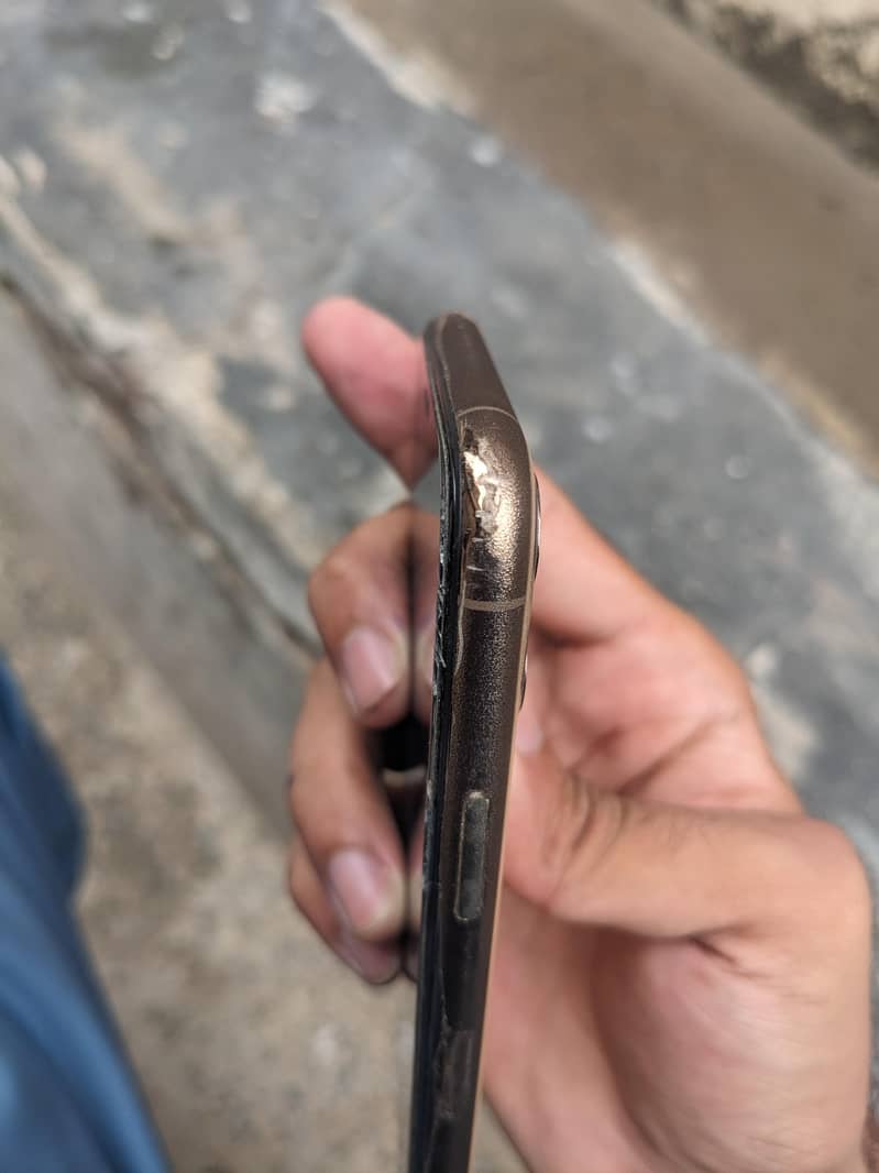 Apple iPhone 11 Pro 5