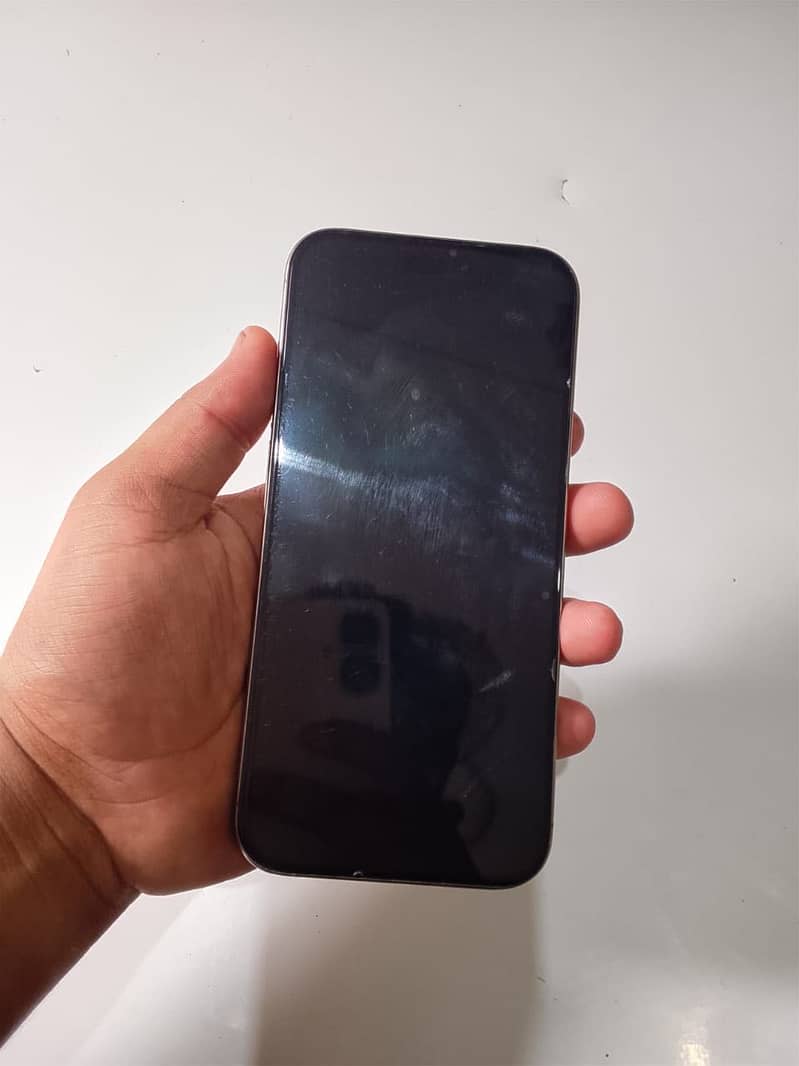 Apple iPhone 16 Pro Max 3