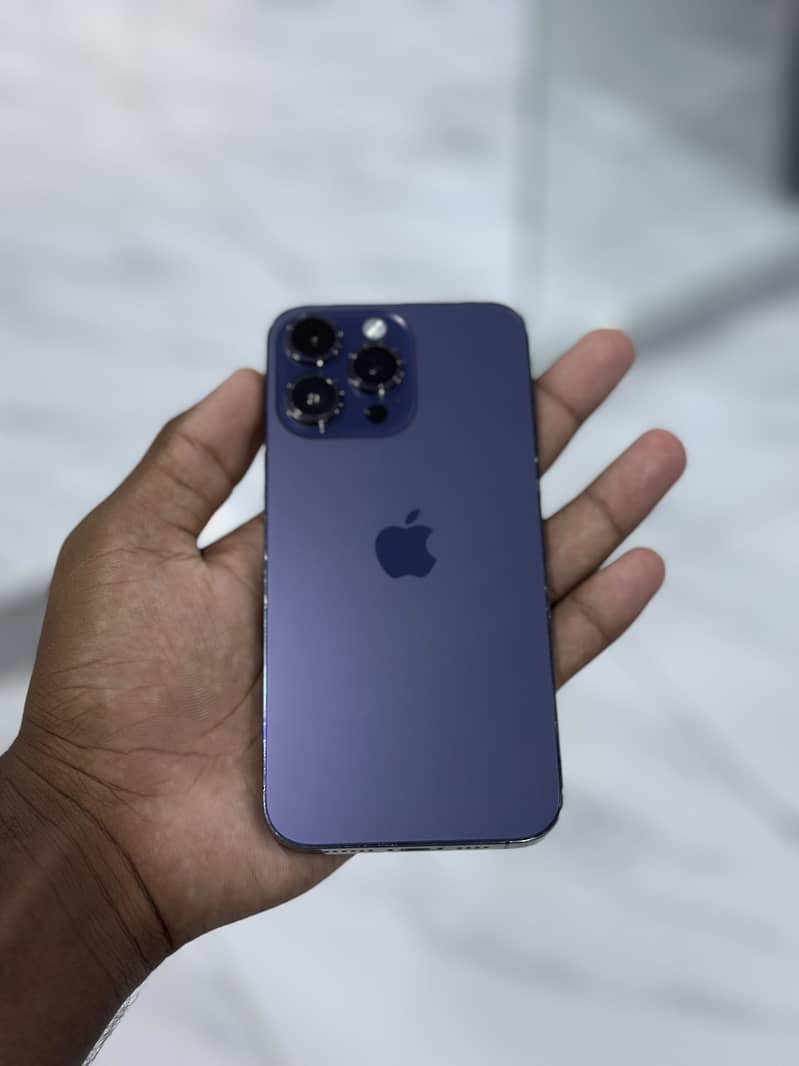 Apple iPhone 14 Pro Max 1