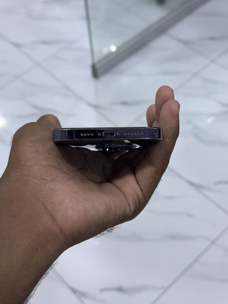 Apple iPhone 14 Pro Max 6
