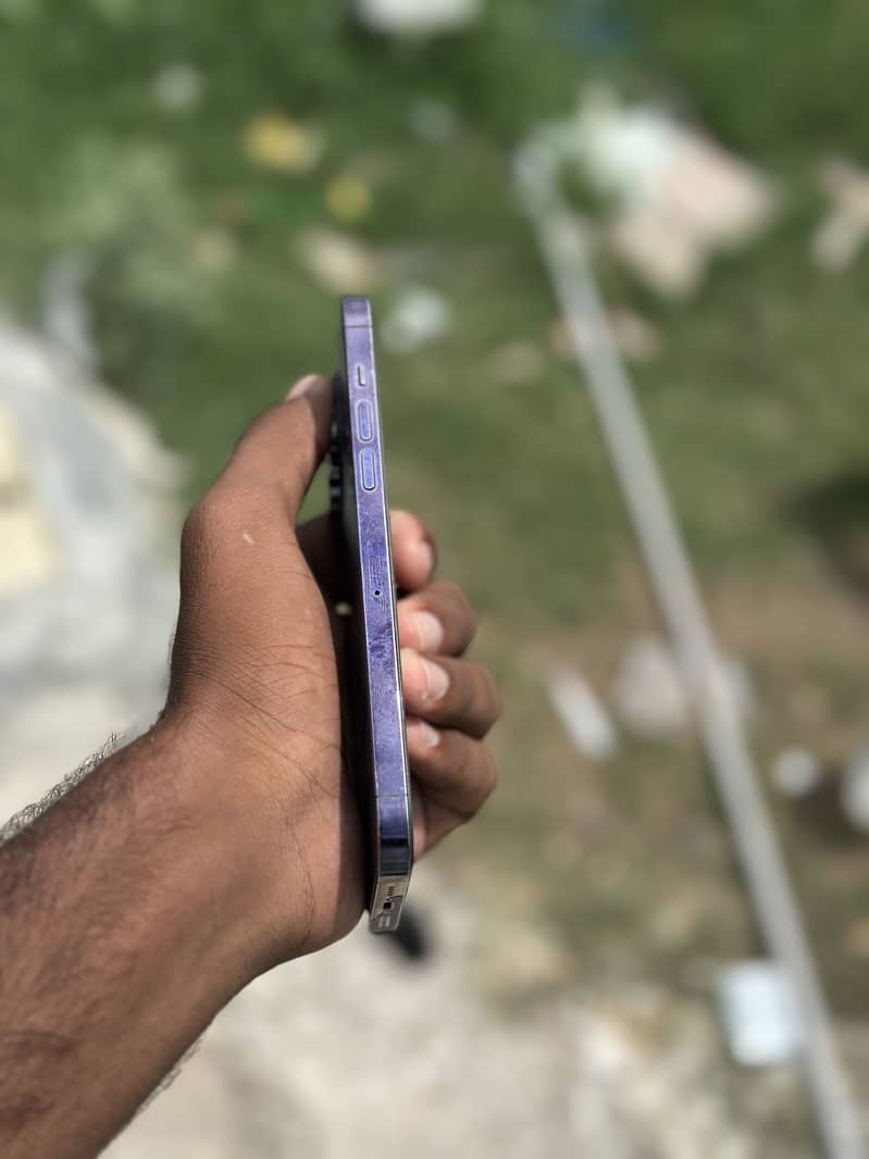 Apple iPhone 14 Pro Max 9