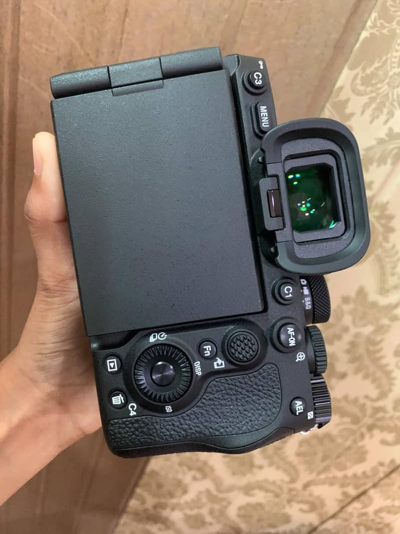 Sony R5 3