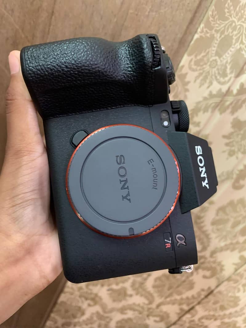 Sony R5 5