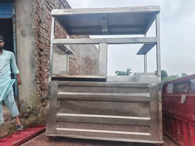 burger shawarma counter with fraier