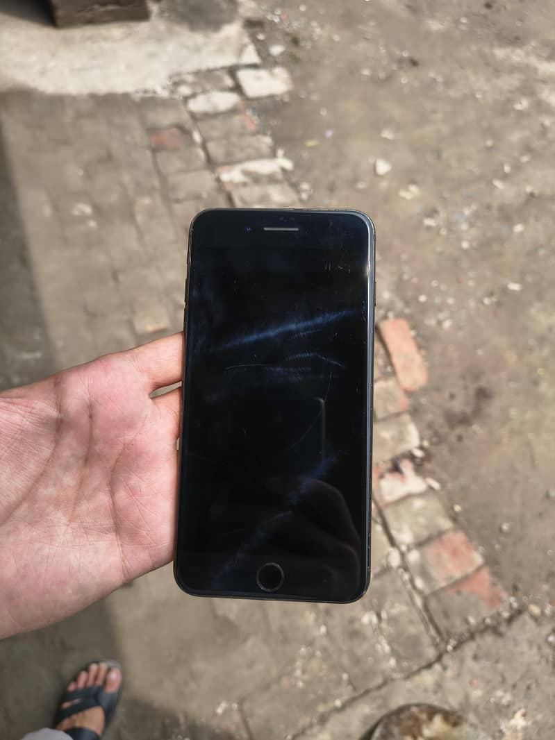 Apple iPhone 7 Plus 0