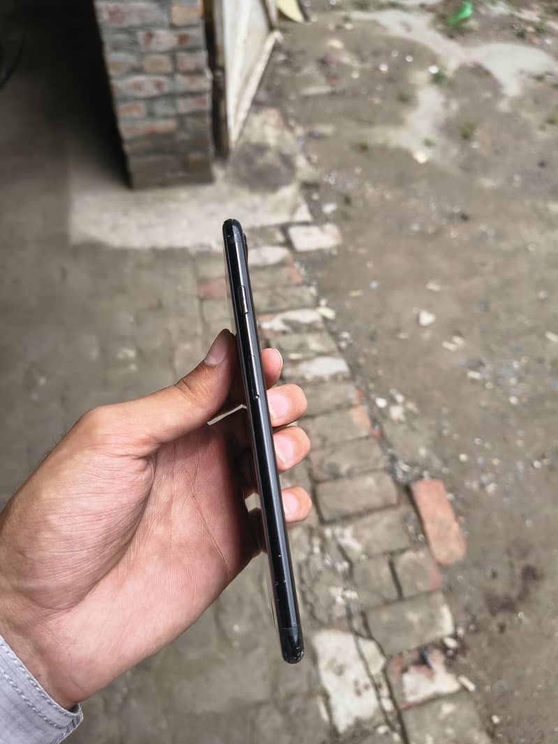 Apple iPhone 7 Plus 2