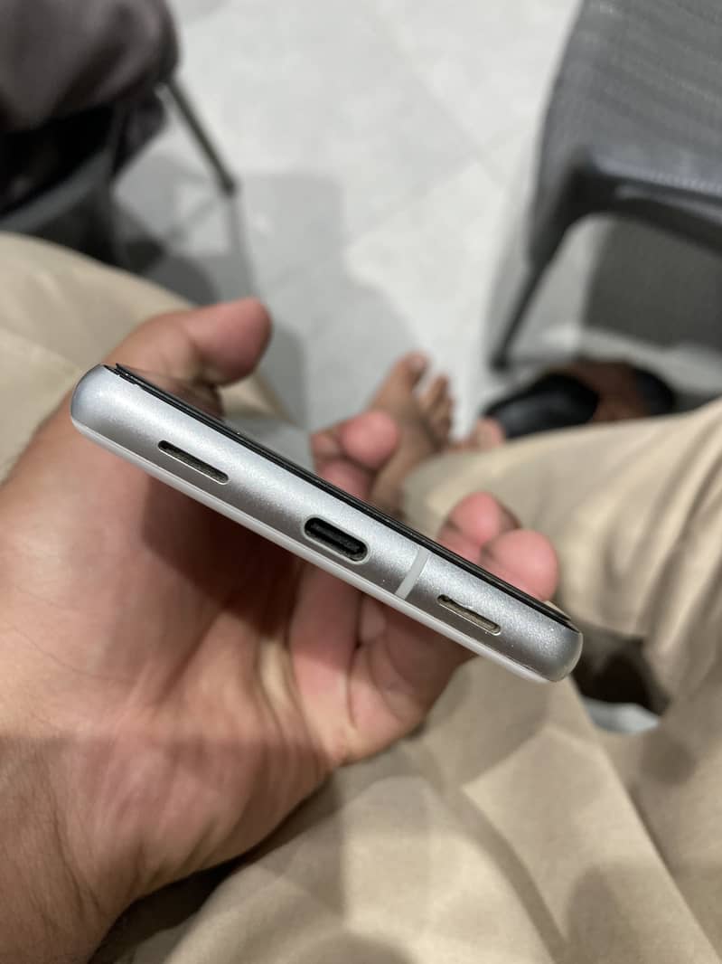 Google Pixel 7a 4