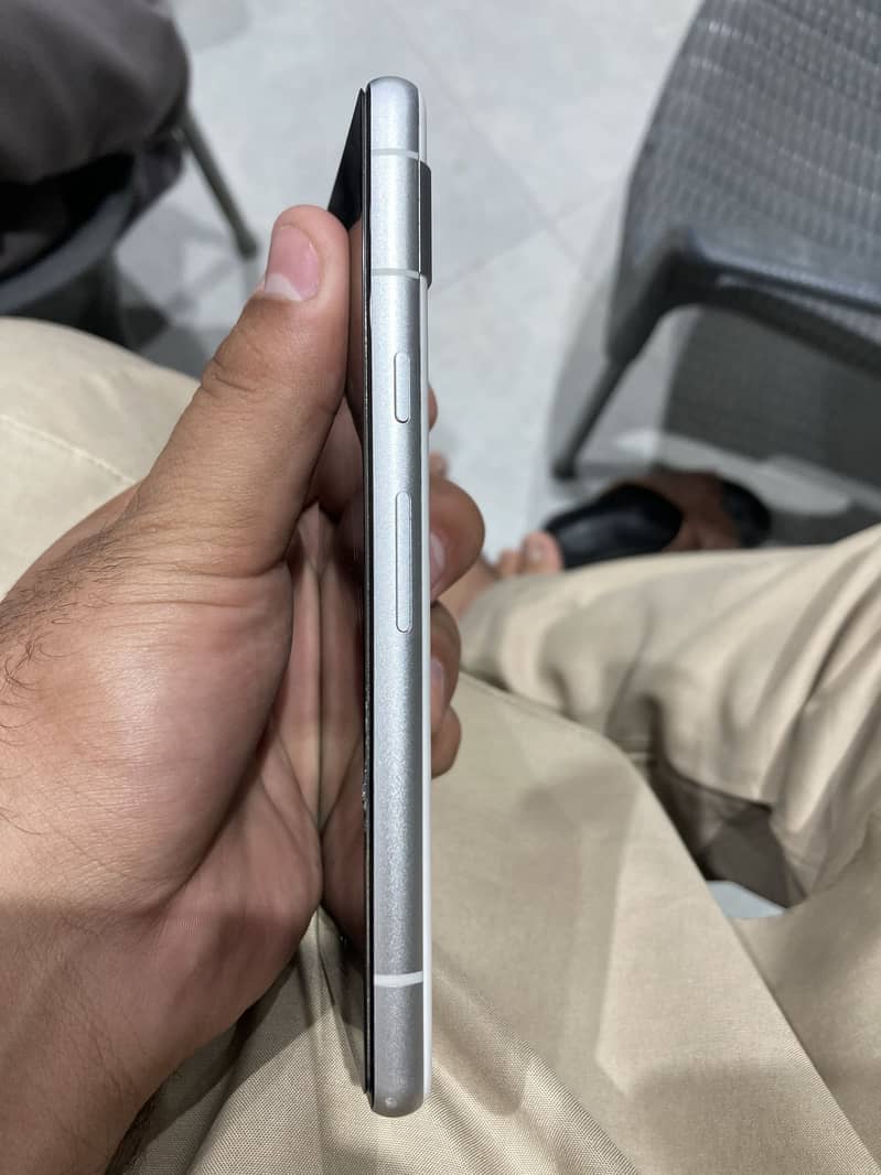 Google Pixel 7a 5
