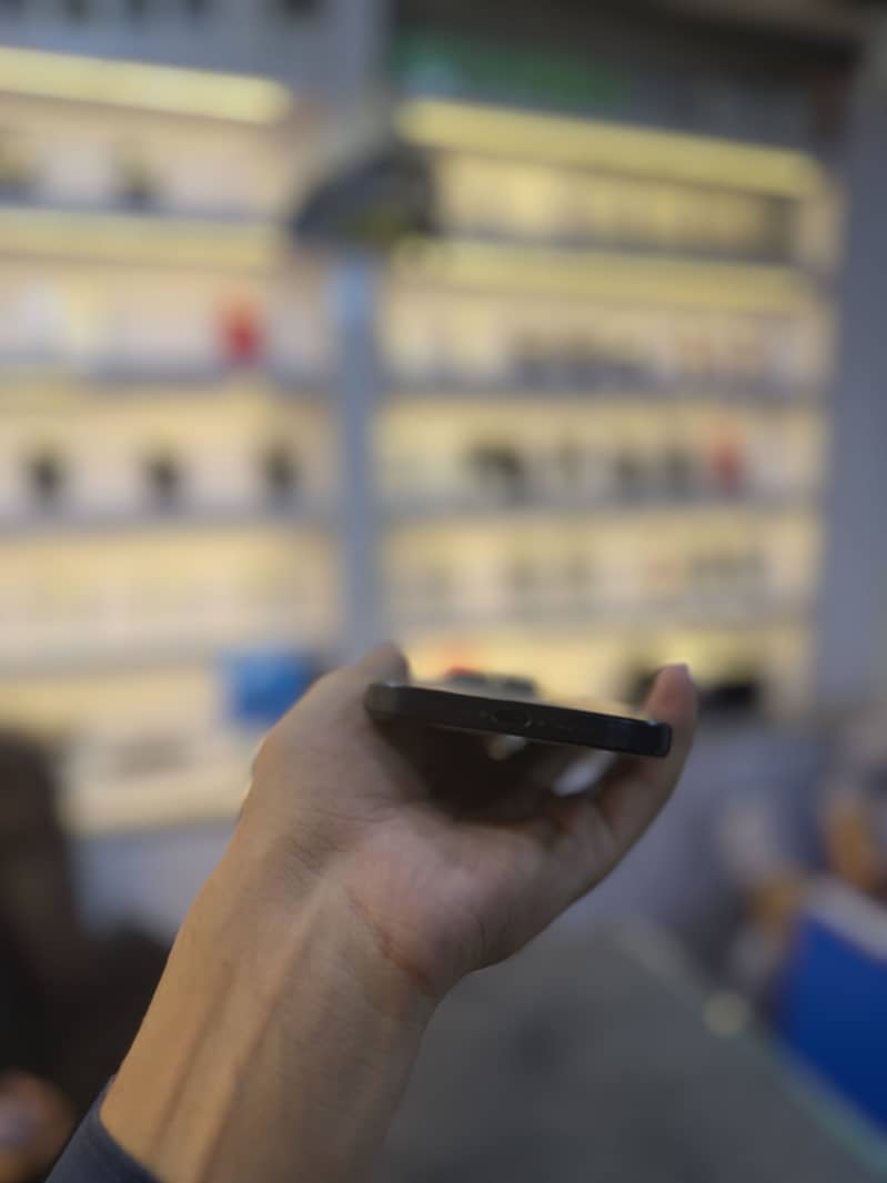 Apple iPhone 15 Pro Max 3