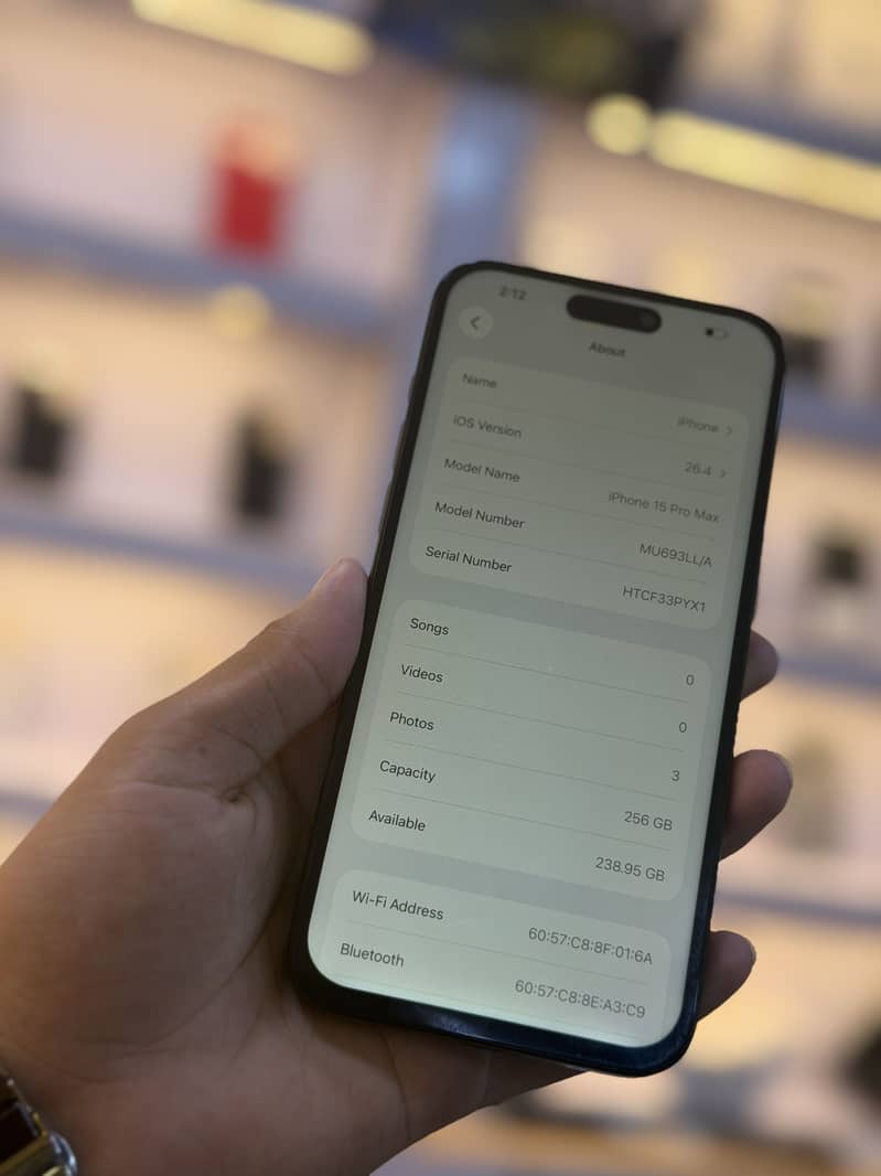 Apple iPhone 15 Pro Max 4