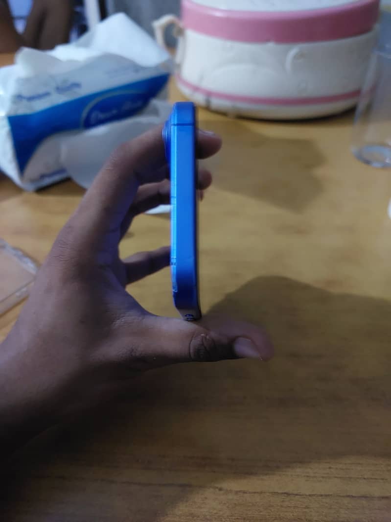 iPhone 16 plus 4