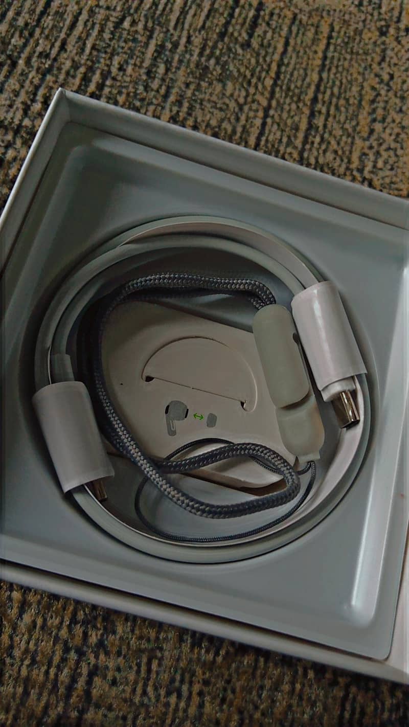earbuds 4