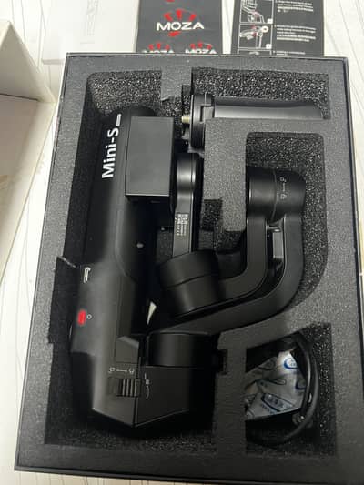 Moza gimbal tripod best for vlogging