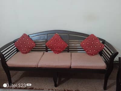 5 seater sofa set with Sethi and Table