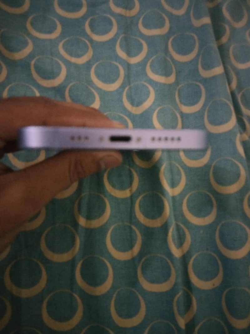 Apple iPhone 12 2