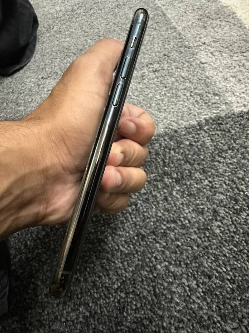 Apple iPhone 11 Pro 2