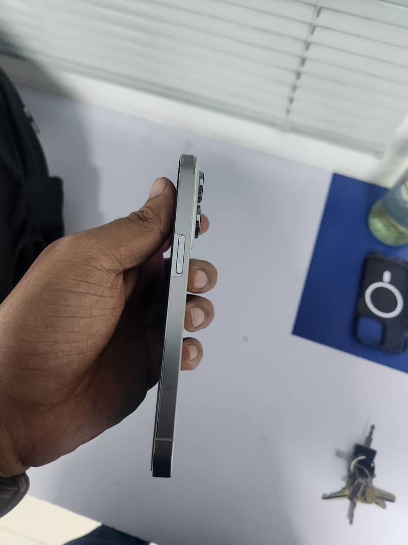 Apple iPhone 14 Pro 4