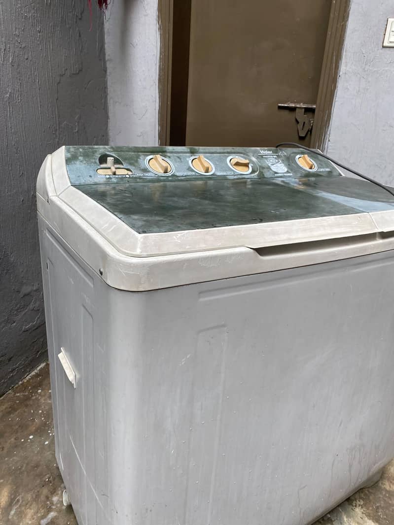 Working Washing Machine – Good Condition 4