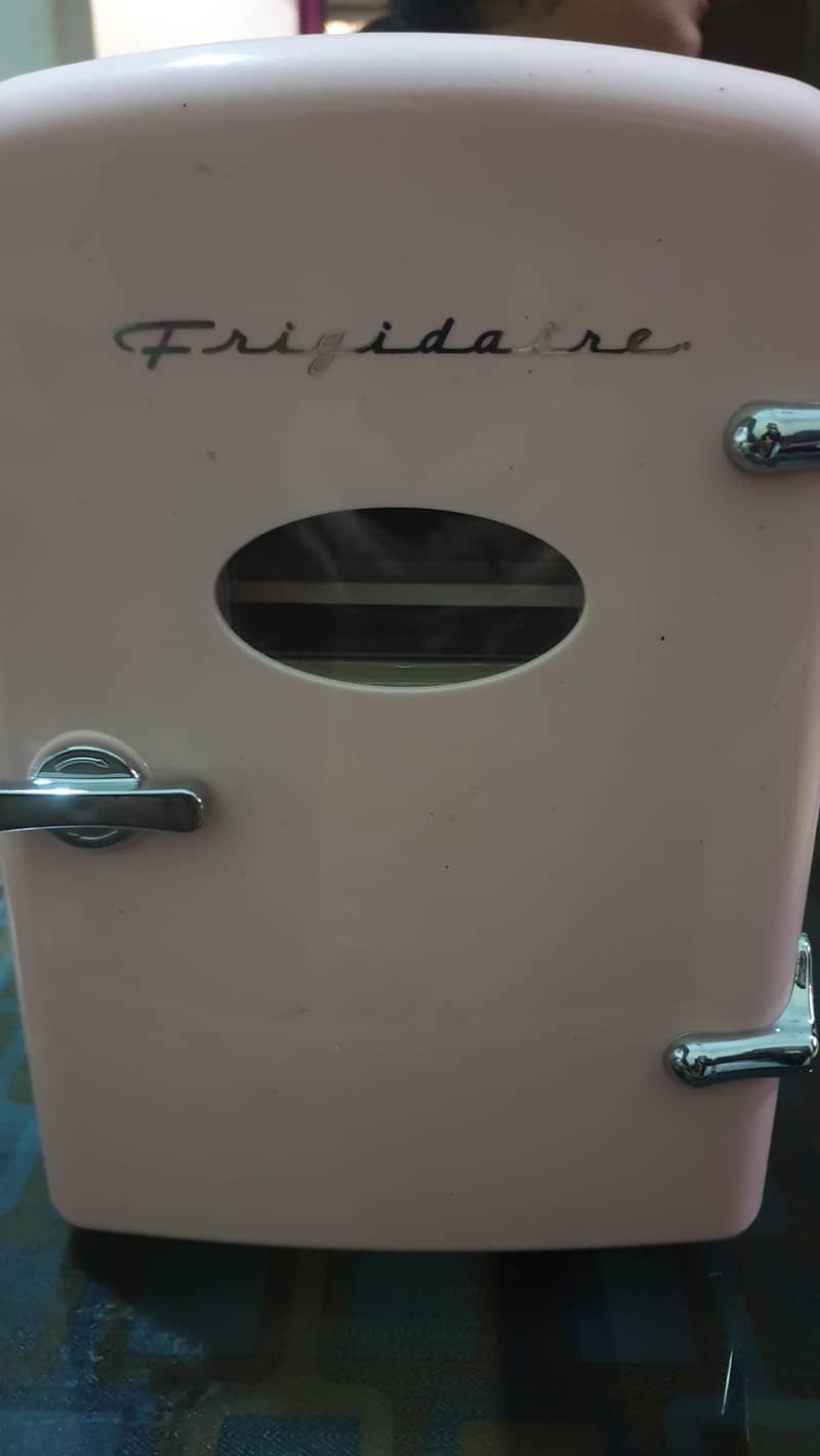 Frigidaire Mini Refrigerator 1