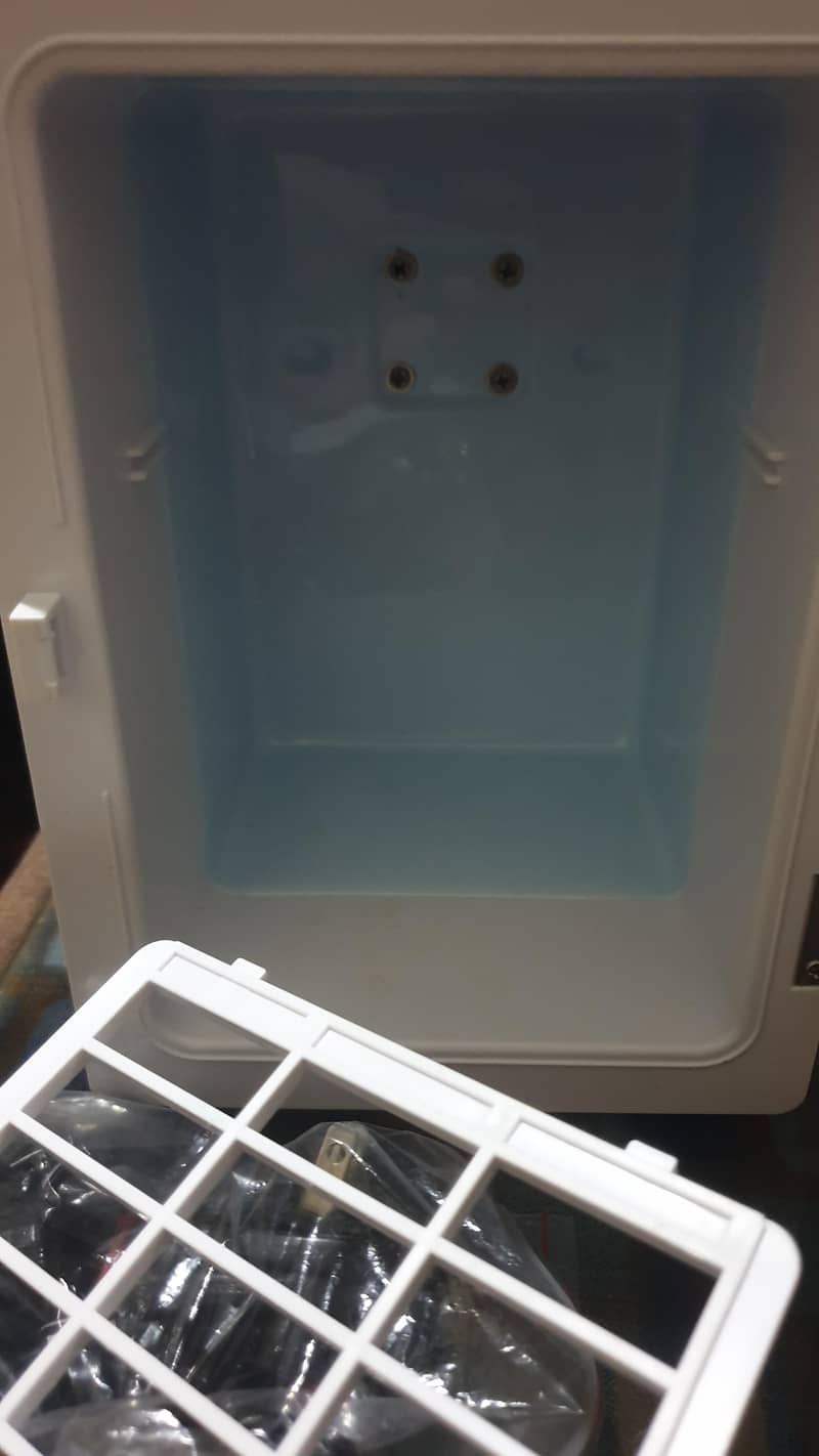 Frigidaire Mini Refrigerator 5
